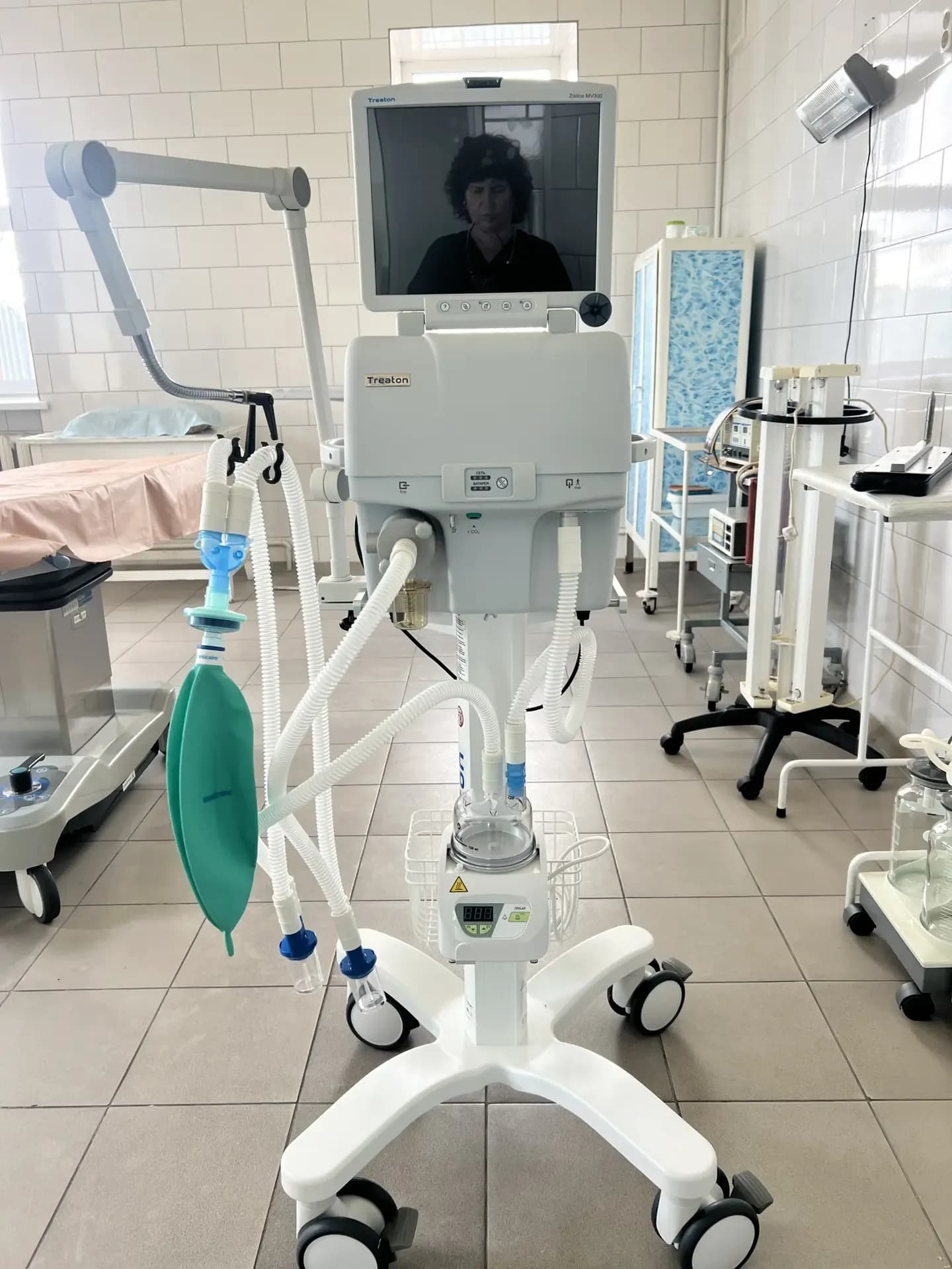 Аппарат искусственной вентиляции лёгких Zisline MV300 Treaton